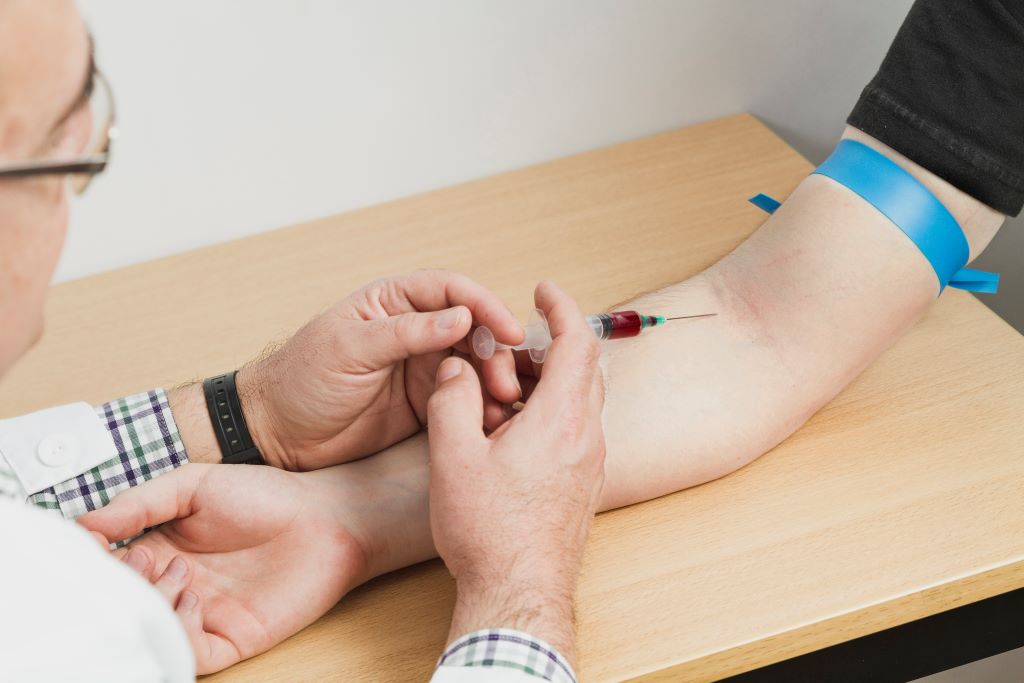 Why Everybody Should Regularly Go for Blood Tests